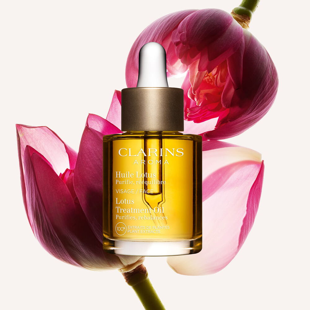 Clarins Lotus Face Treatment Oil, a balance face oil to hydrate and regulate oily skin with pure plant extracts.
