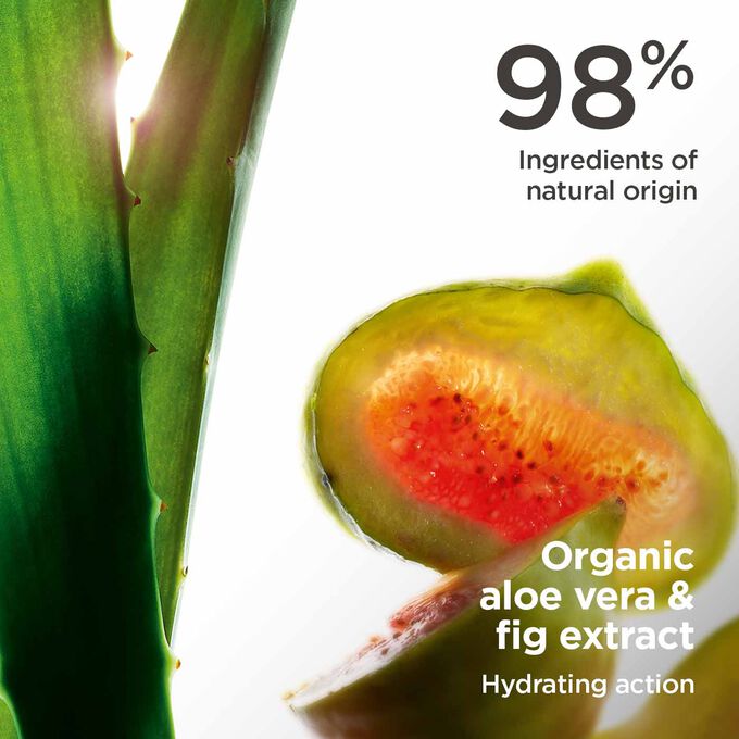 Focus on the aloe vera and the fig ingredients to emphasize its hydrating action and its 98% natural origin ingredients.