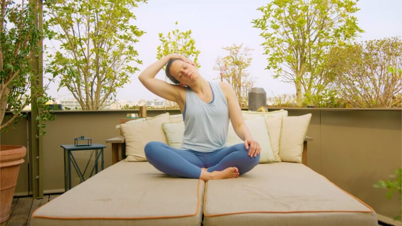 Video yoga flows before bed